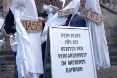 Geistermahnwache vor dem Rathaus